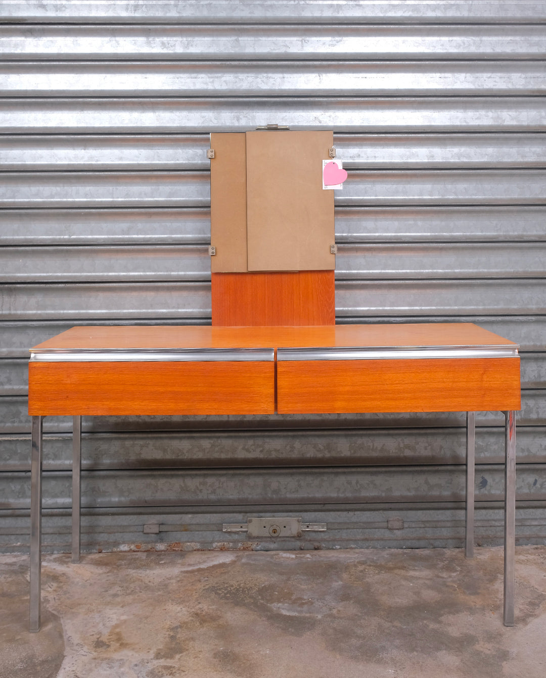 Coiffeuse années 70