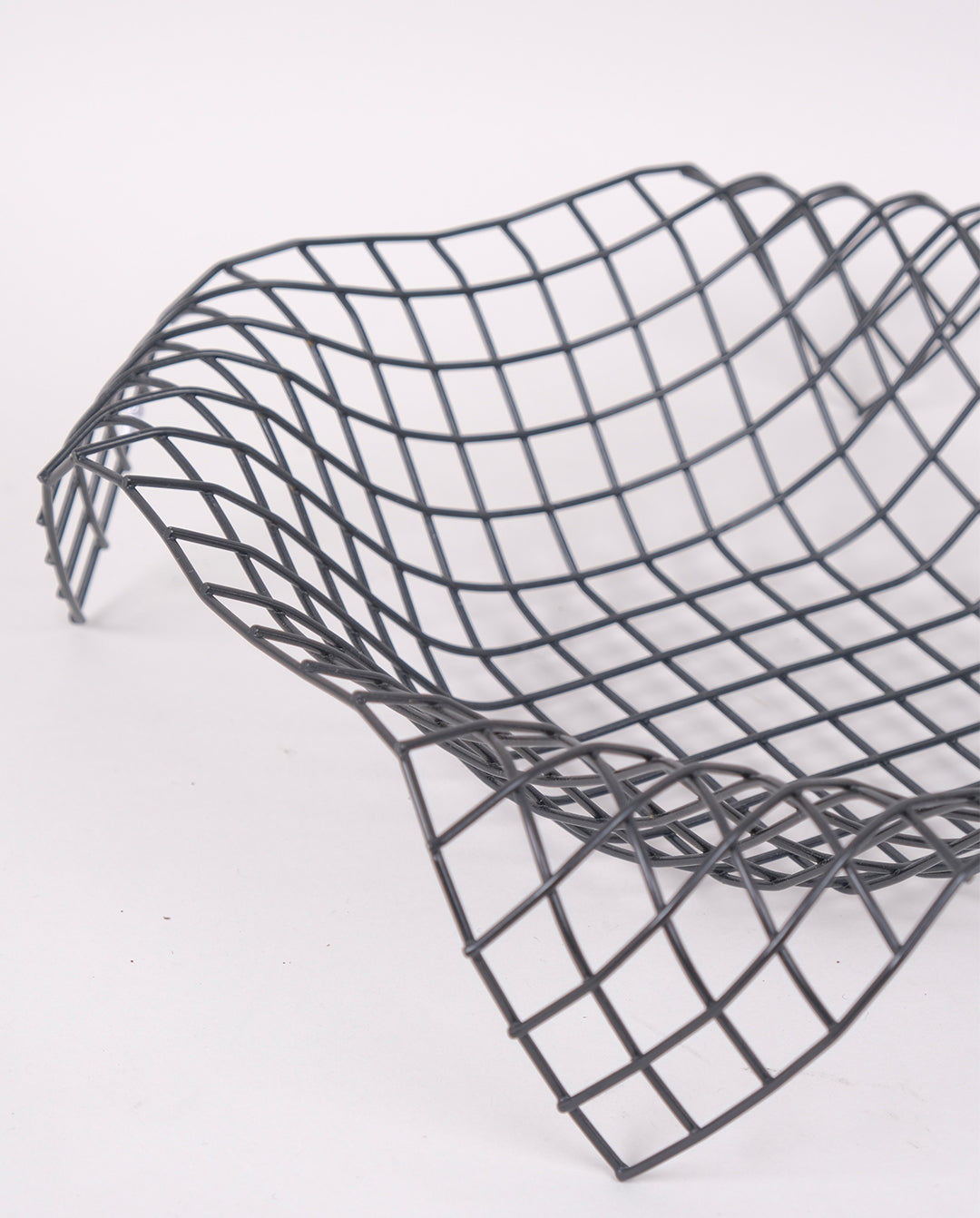 Corbeille design en métal filaire