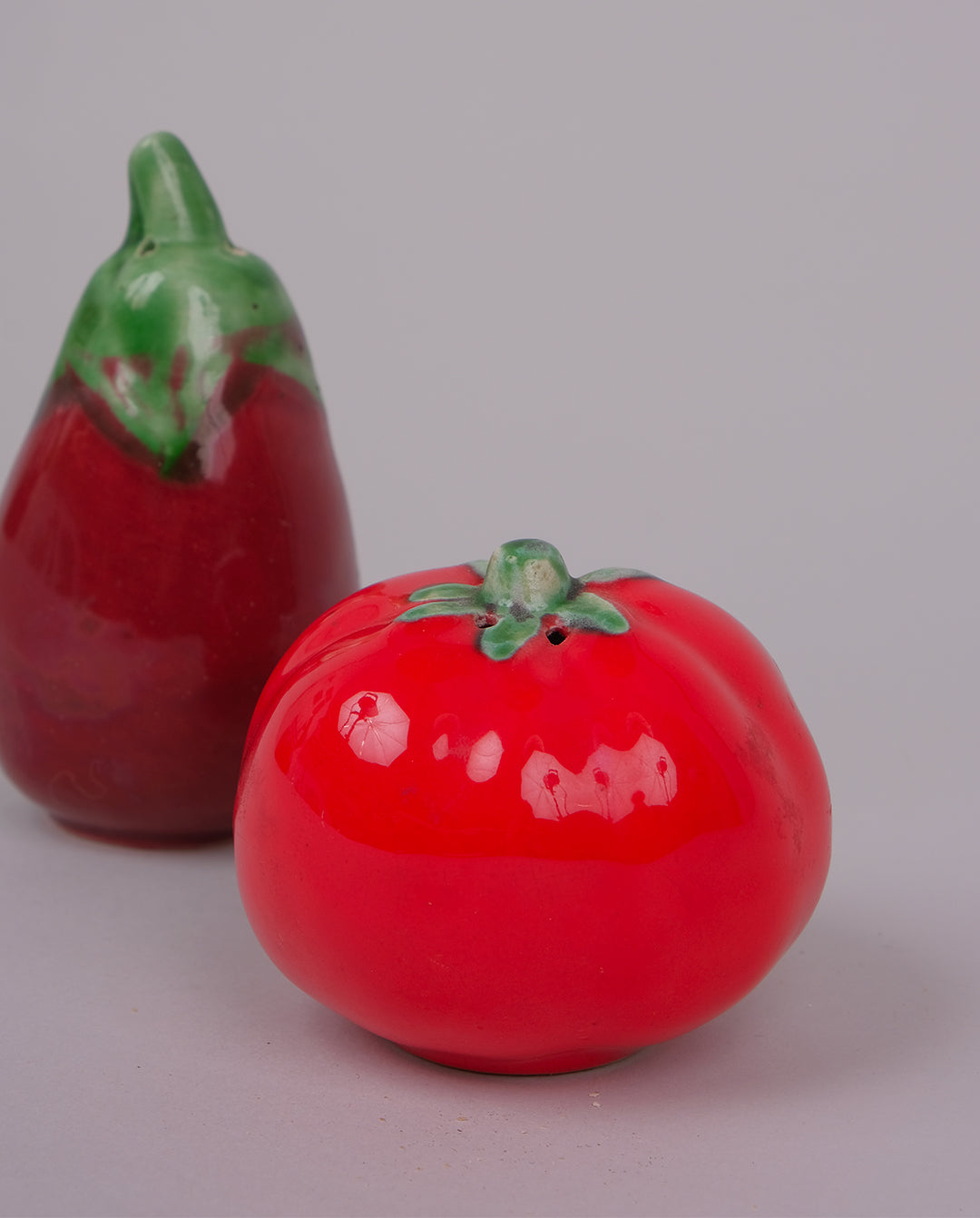 Salière et poivrière en barbotine