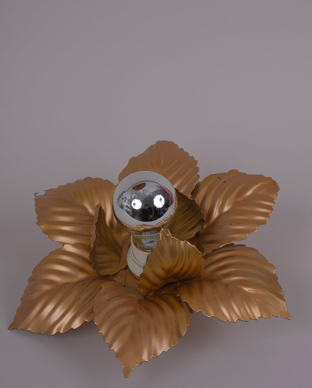 Applique fleur en métal peint