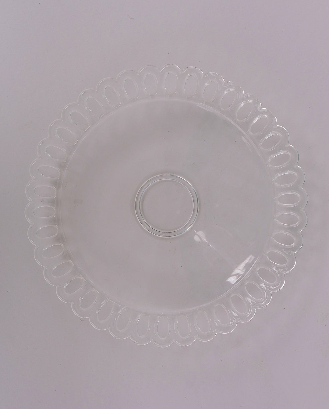 Assiette en verre ajouré