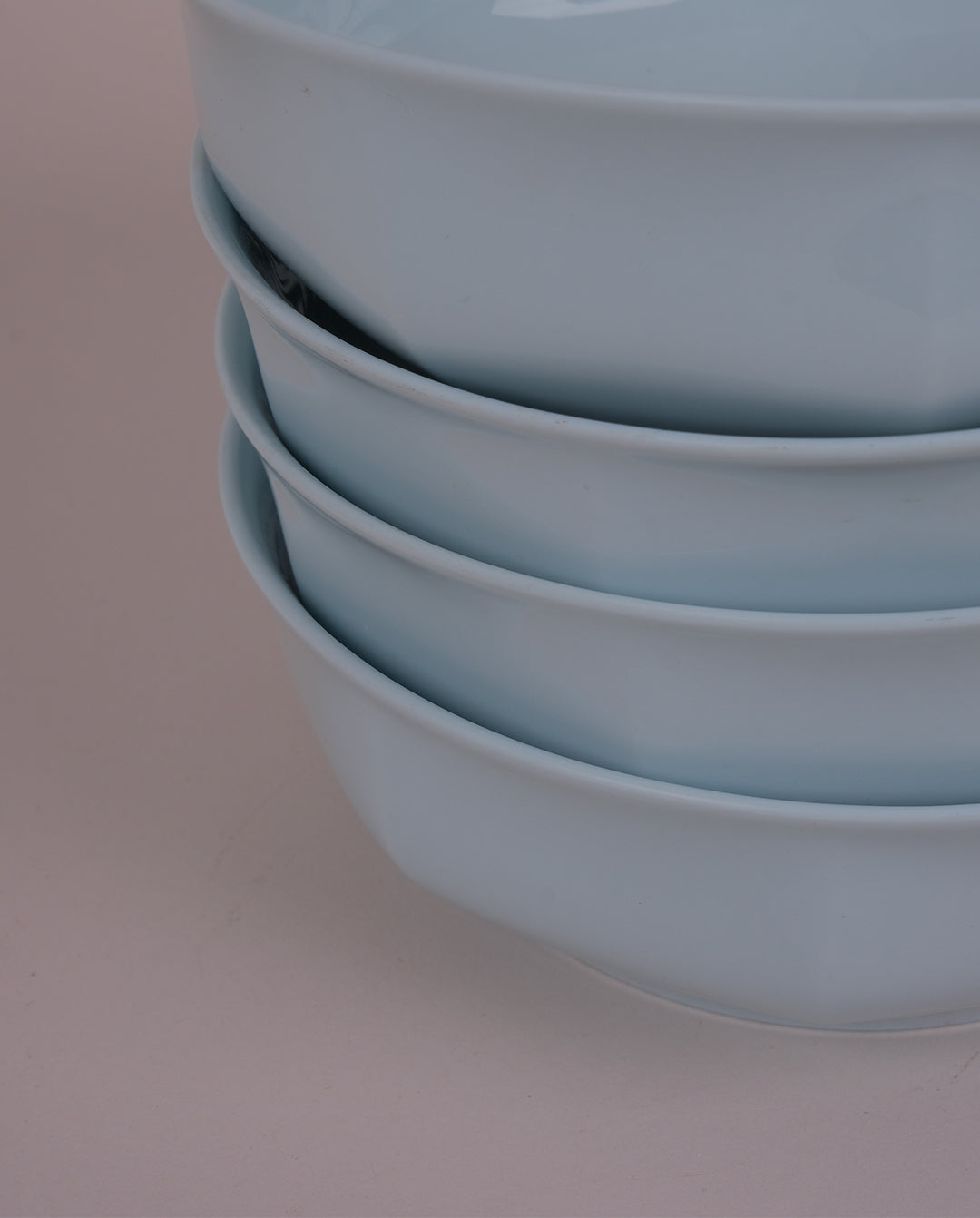 Assiettes creuses en porcelaine x4
