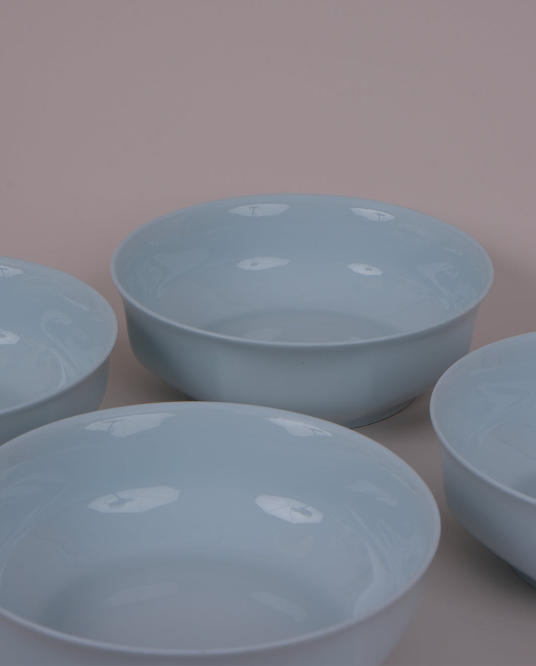 Assiettes creuses en porcelaine x4