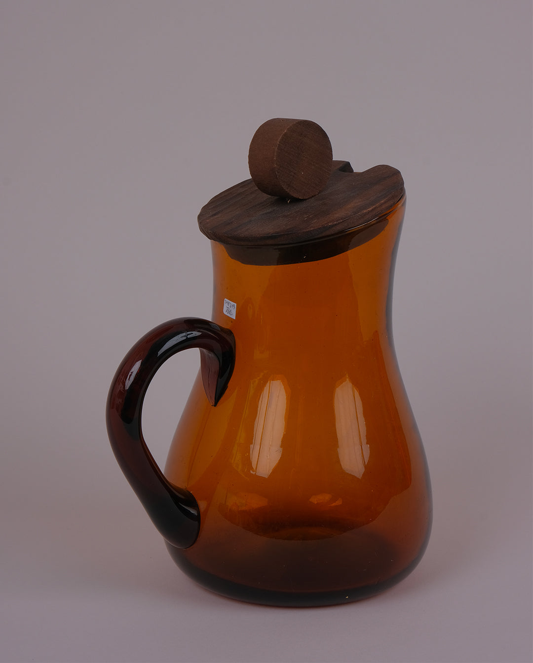 Carafe en verre ambré