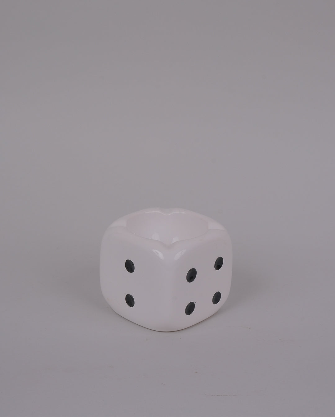 Cendrier en forme de dé, objet insolite vintage des années 80