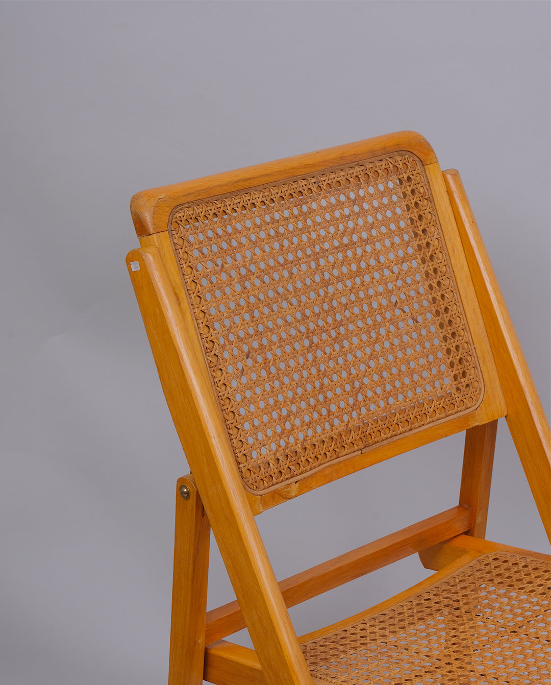 Chaise pliante vintage en bois et cannage, mobilier rétro des années 60