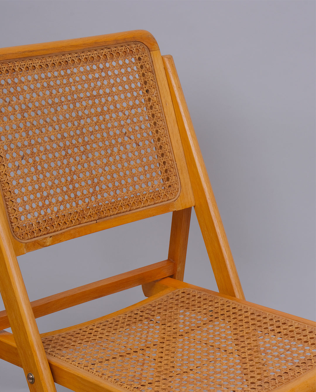 Chaise pliante vintage en bois et cannage, mobilier vintage des années 60
