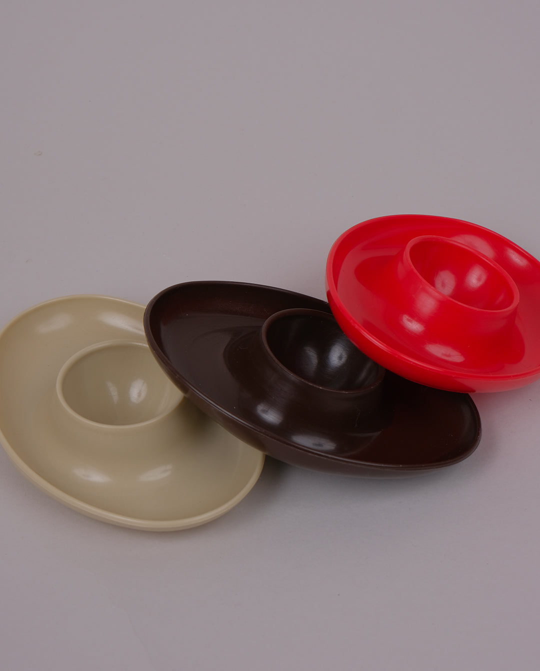 Coquetiers en plastique années 80 x3