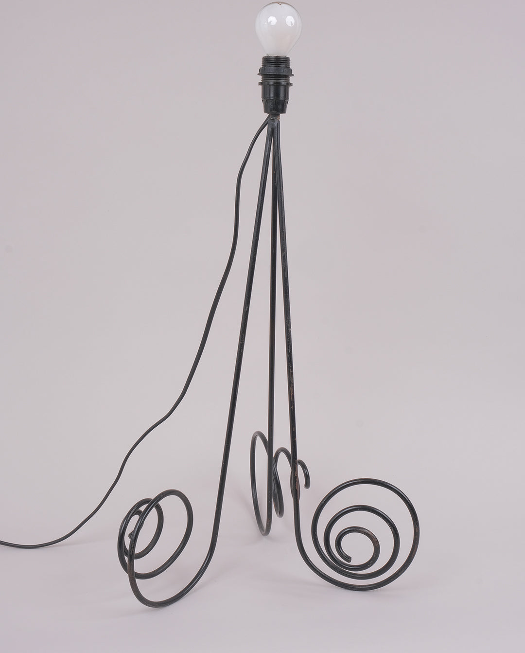 Pied de lampe tripode