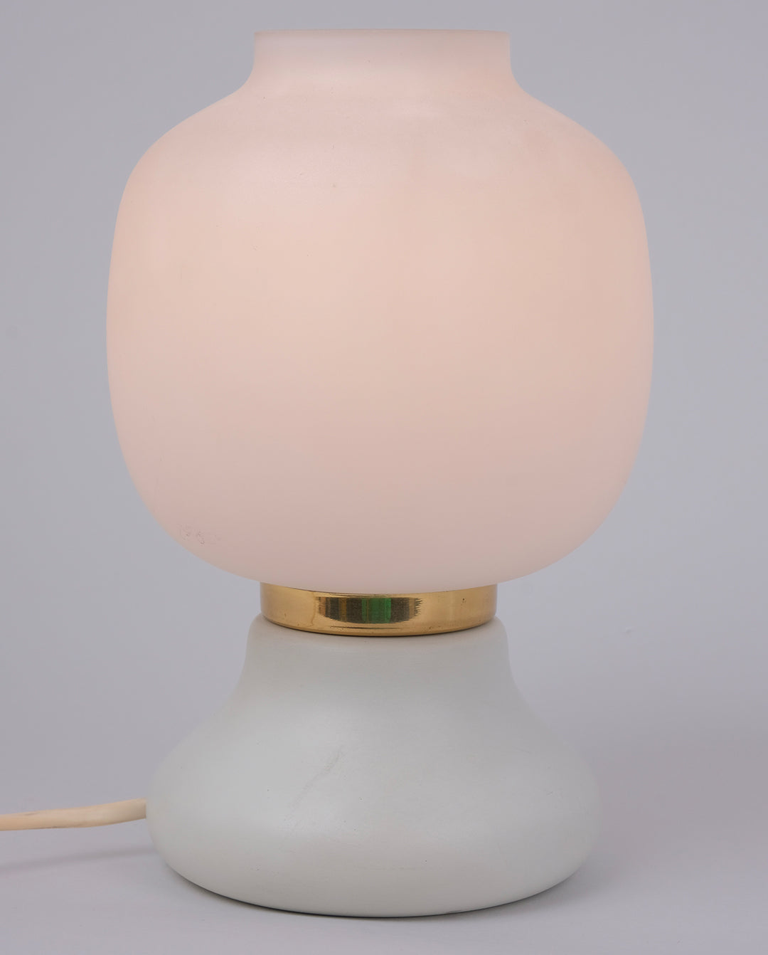 Lampe en bois et verre opalin
