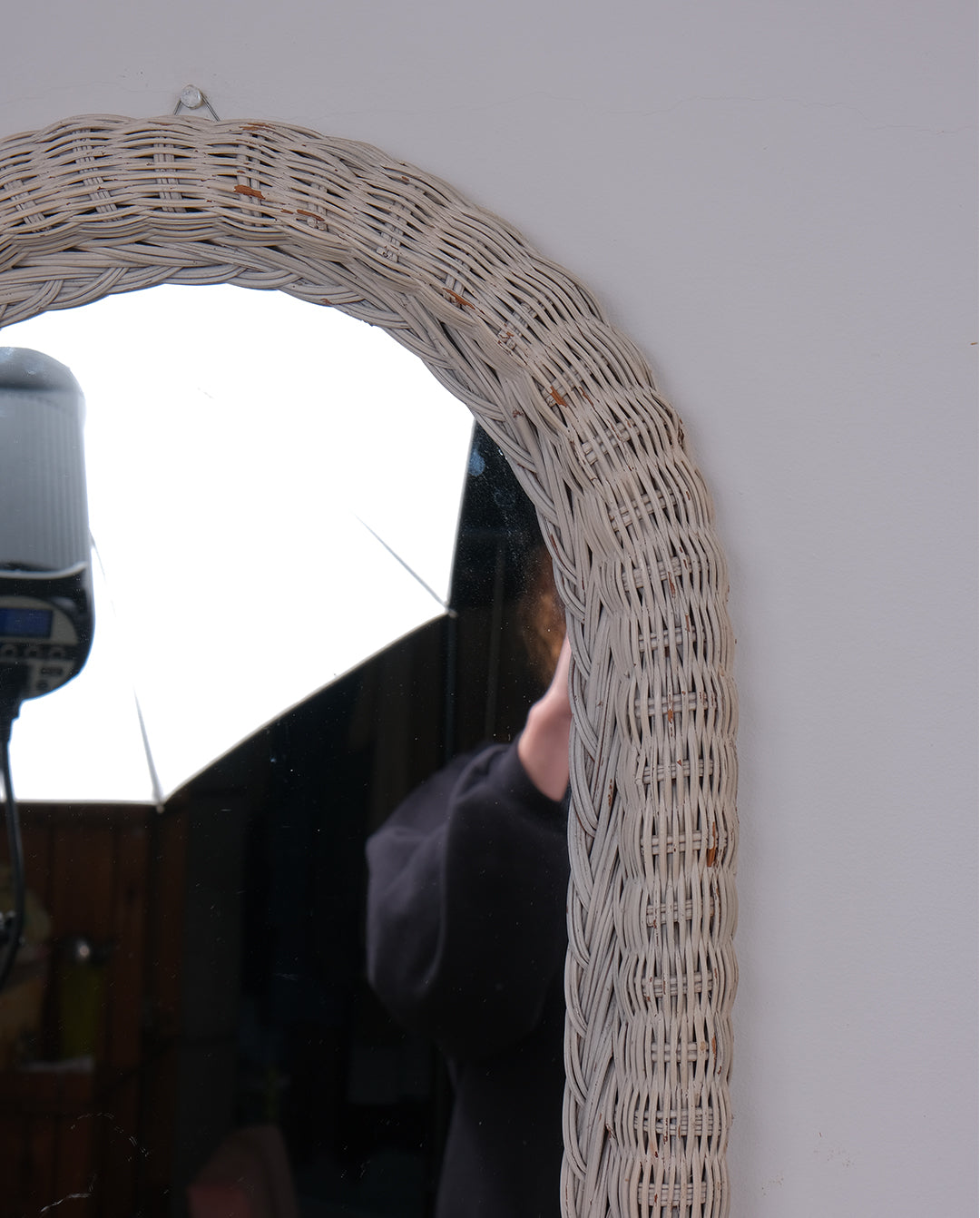 Miroir en osier peint