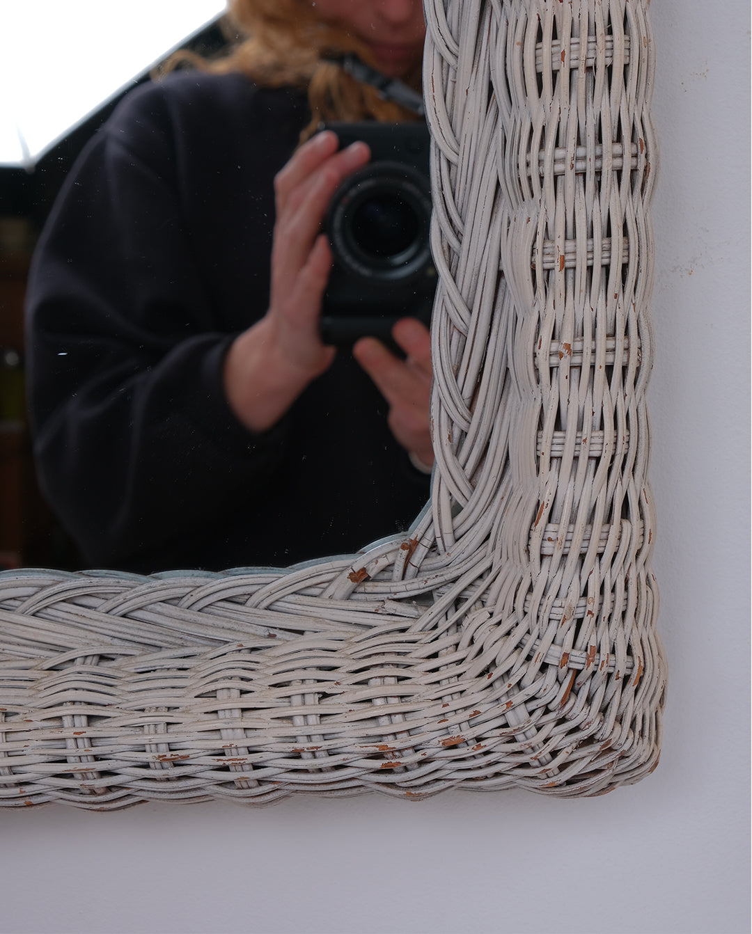 Miroir en osier peint