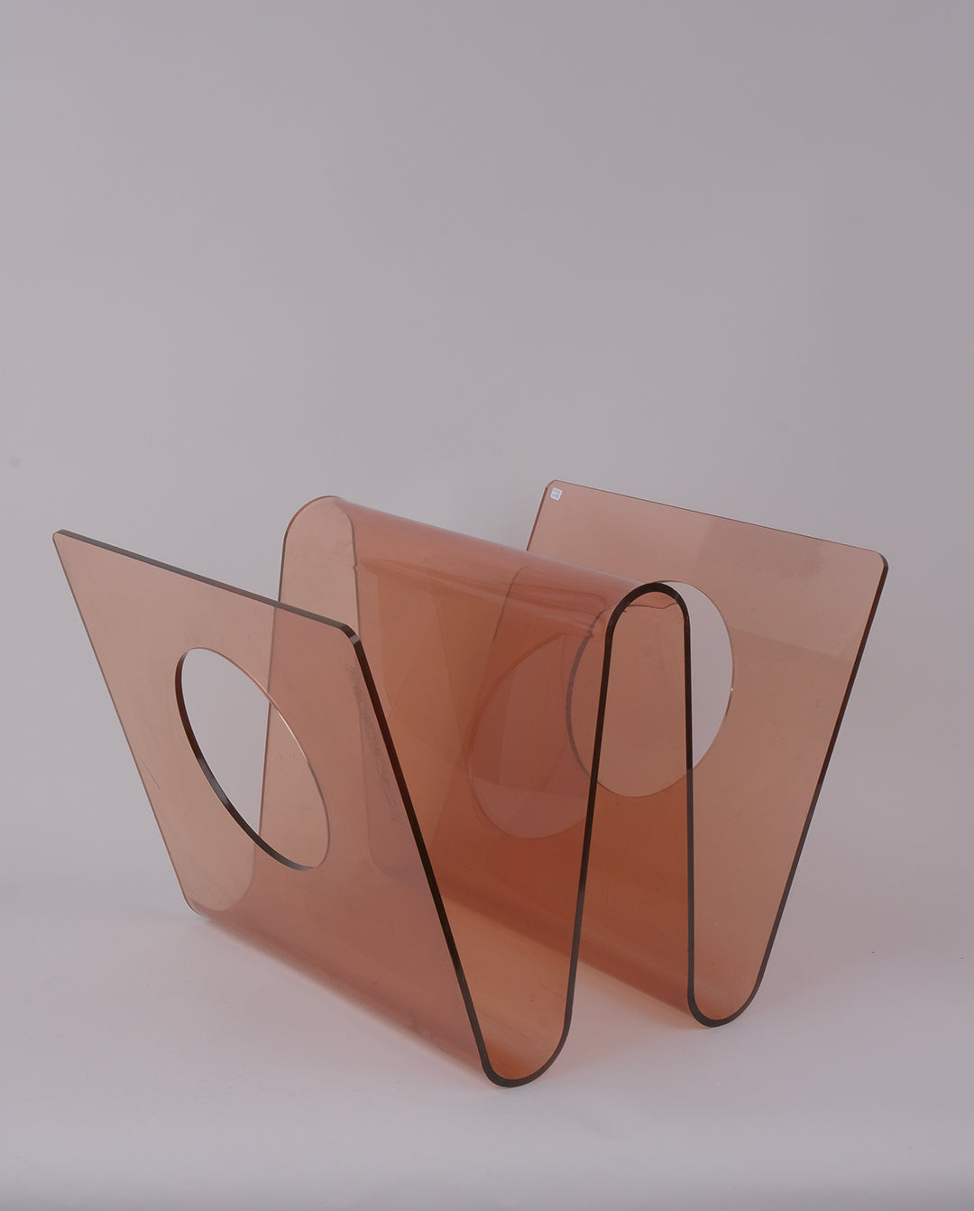 Porte-revue en plexiglas fumé