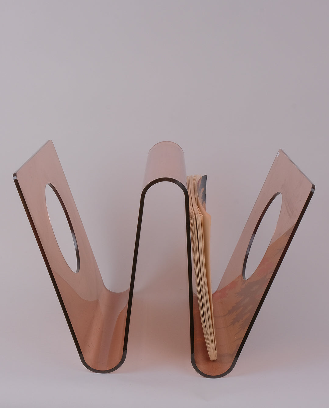 Porte-revue en plexiglas fumé