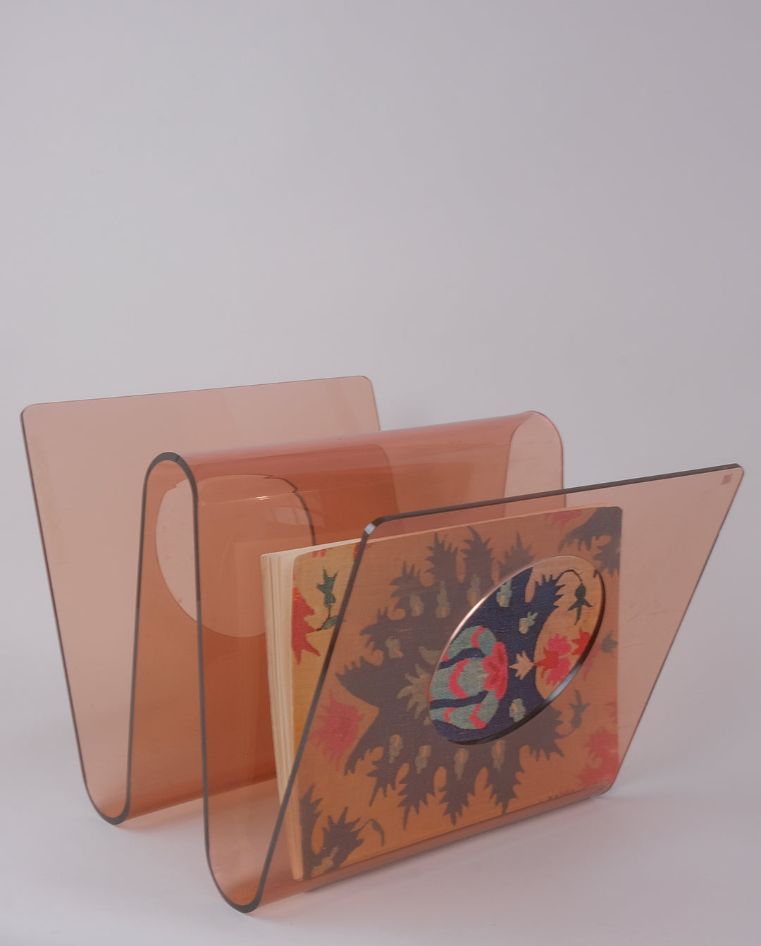 Porte-revue en plexiglas fumé
