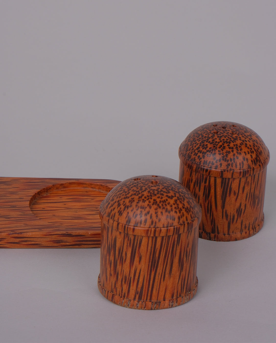 Salière et poivrière en bois exotique