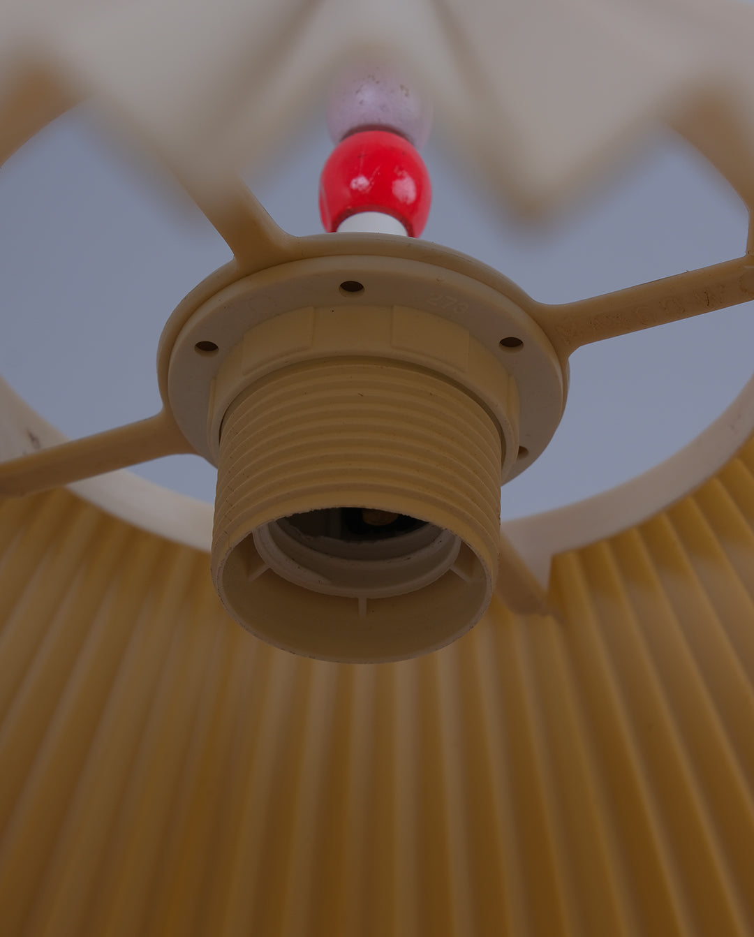 Suspension plastique plissé