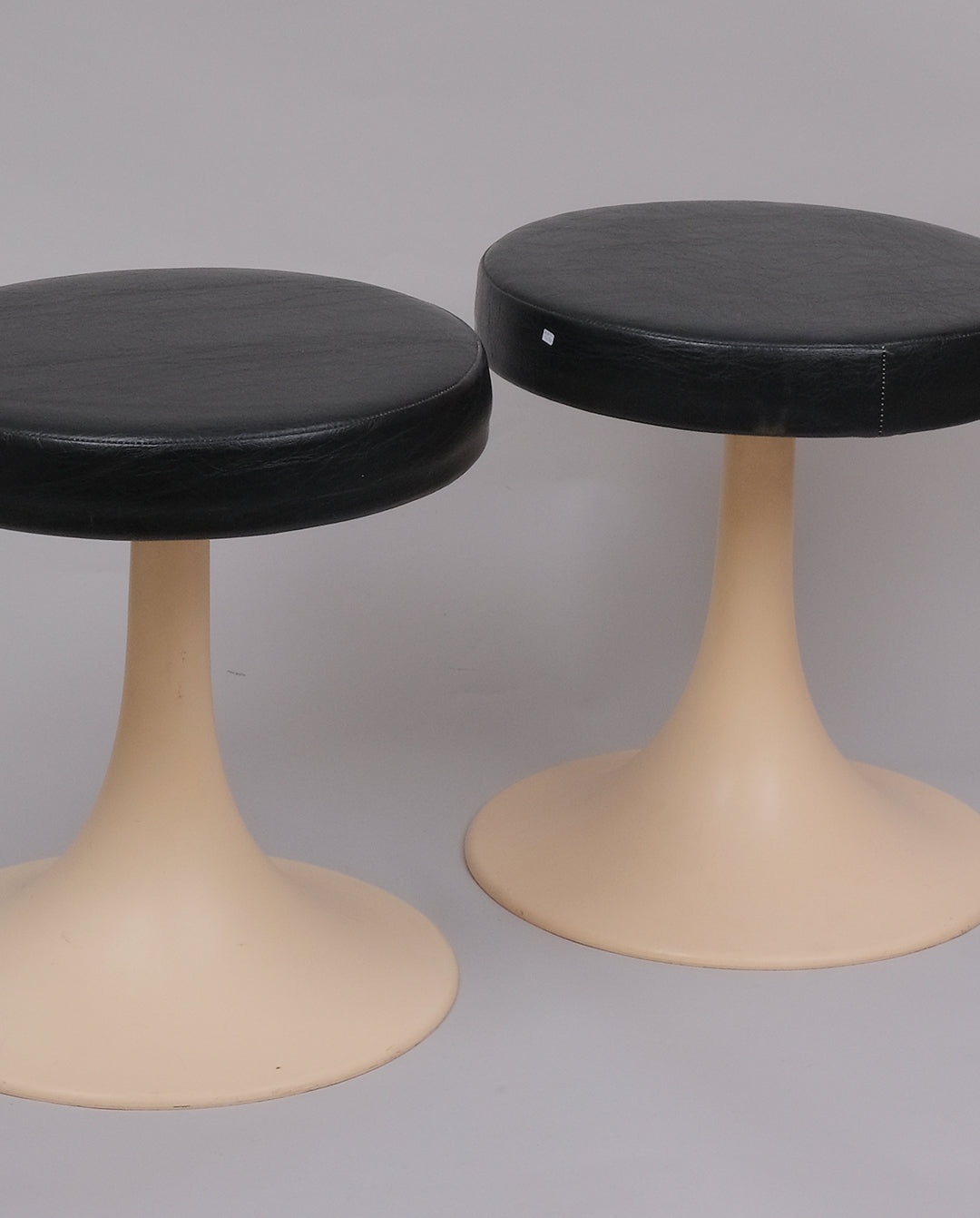 Tabouret pivotant pied tulipe design, mobilier vintage des années 70