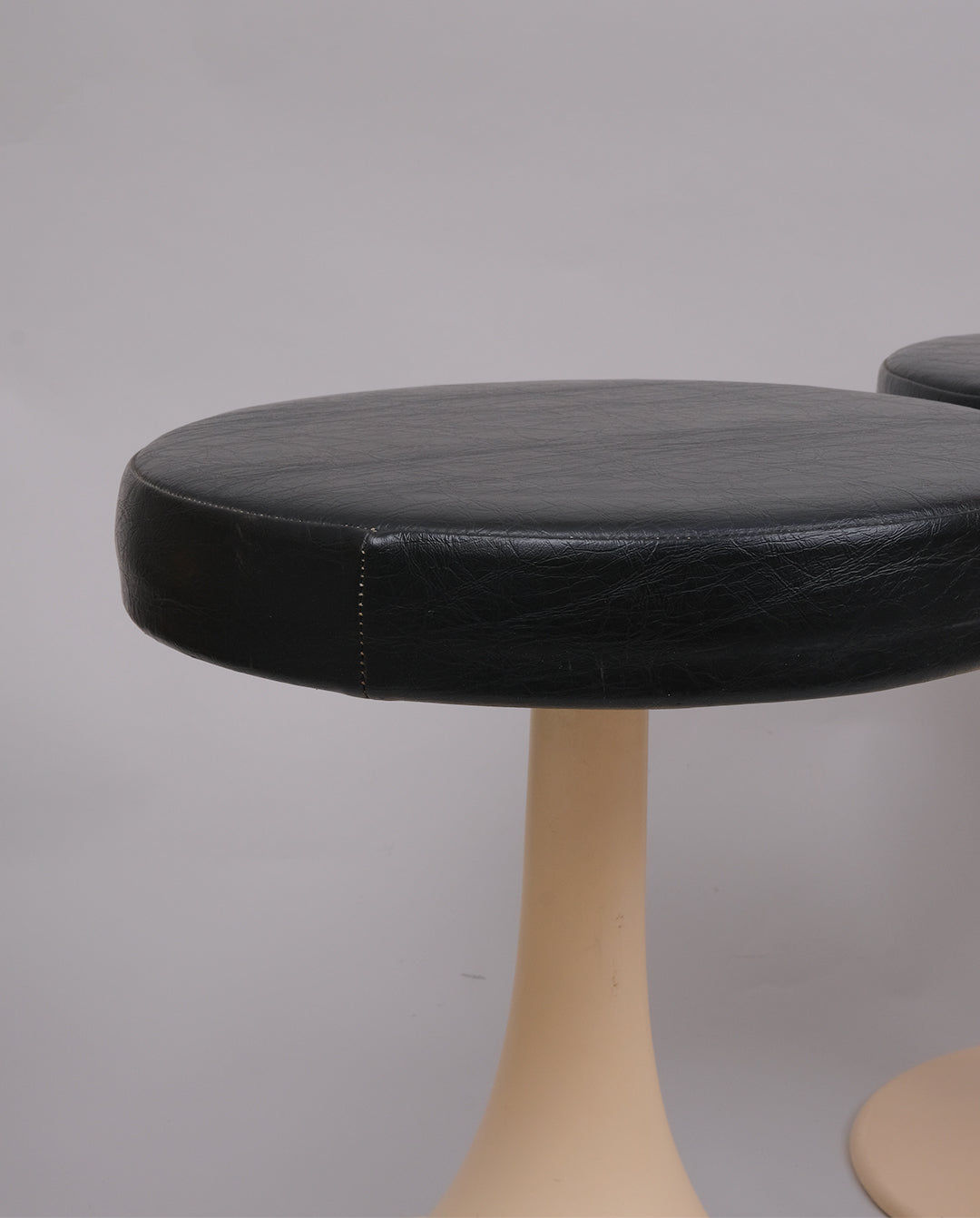 Tabouret pivotant pied tulipe design, mobilier vintage des années 70