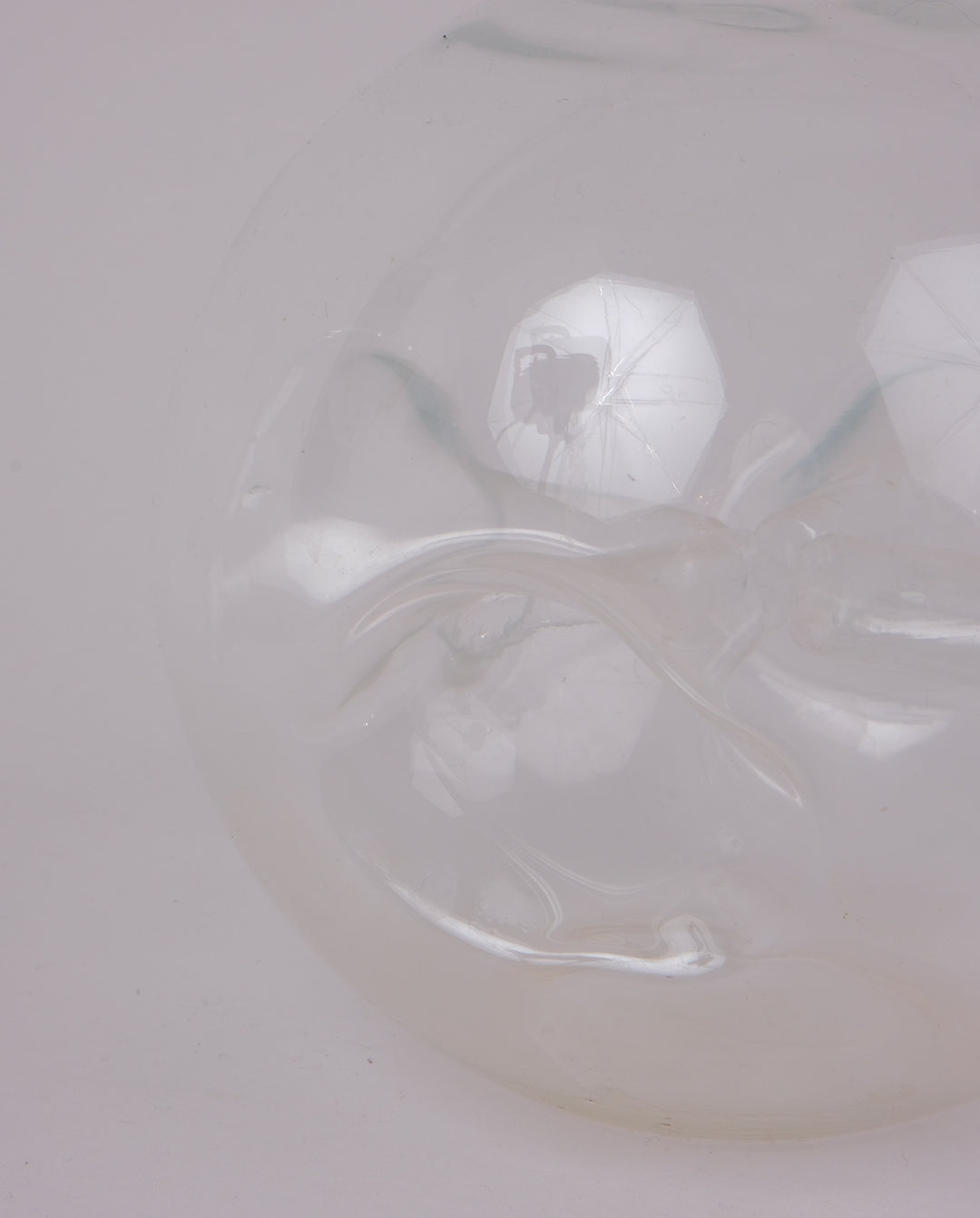 Vase boule en verre soufflé