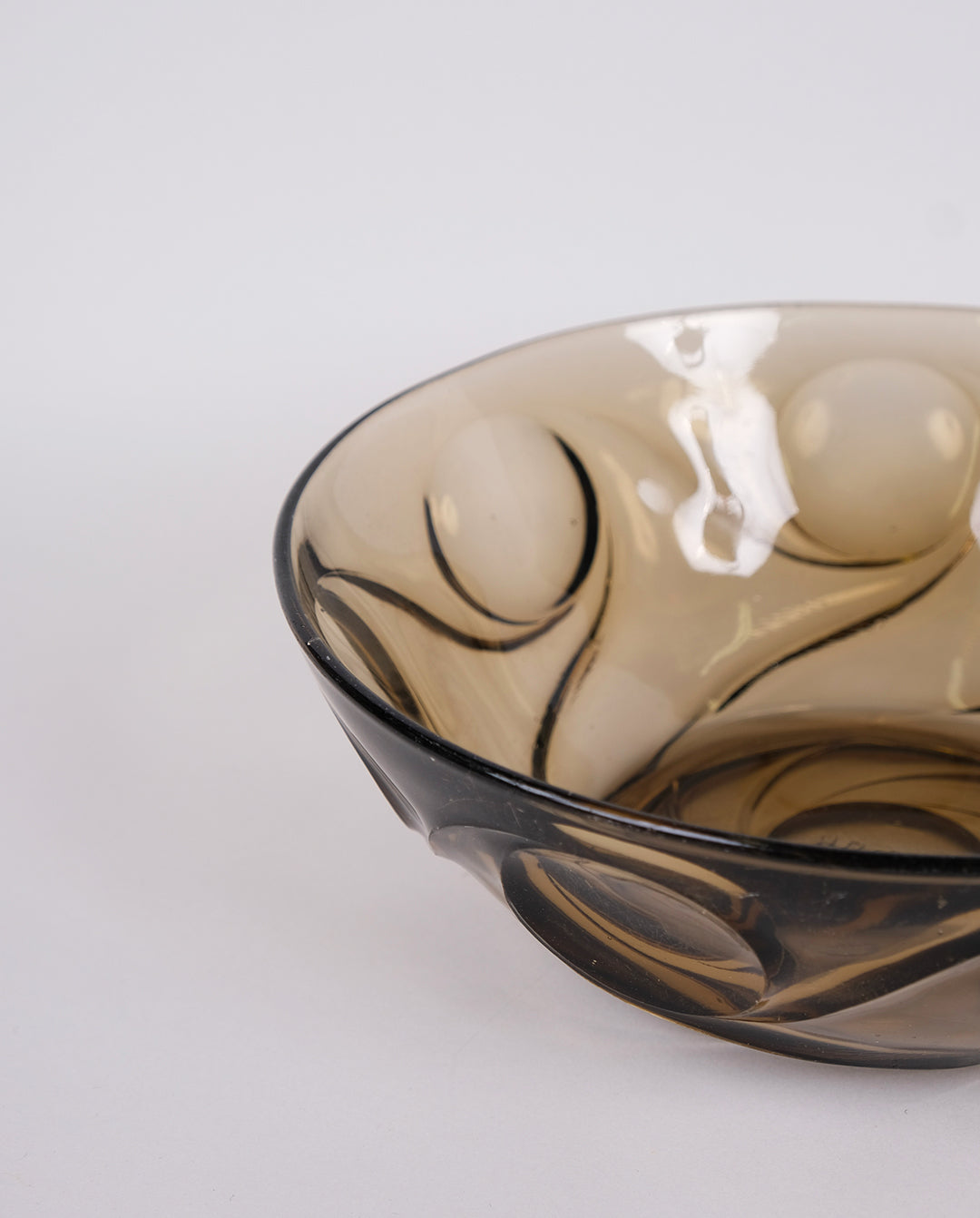 Saladier en verre fumé