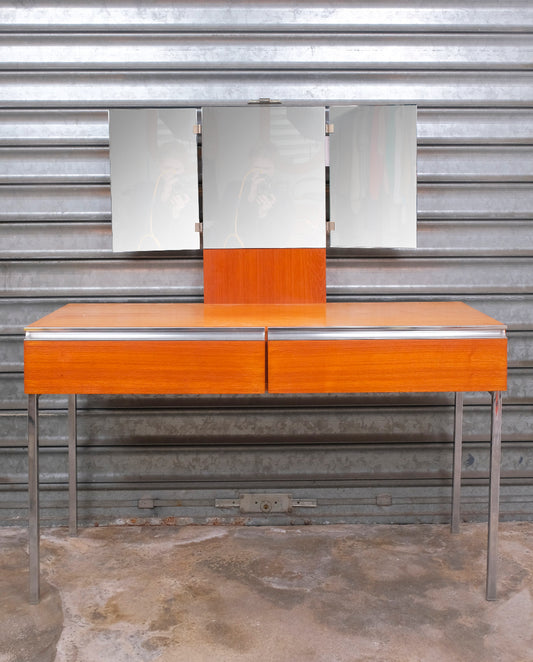 Coiffeuse années 70