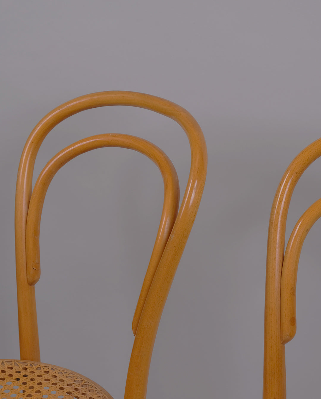 Dossier en hêtre cintré de chaises bistrot n°18 de Thonet vintage années 60