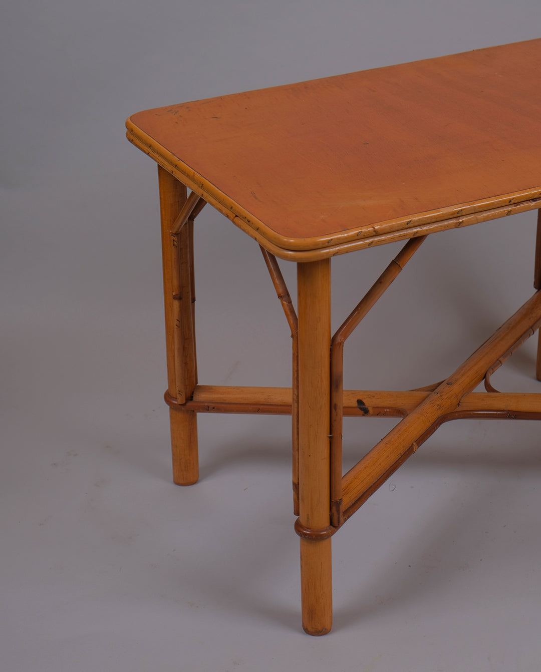 Table ou bureau pour enfant vintage années 60 en bois et rotin