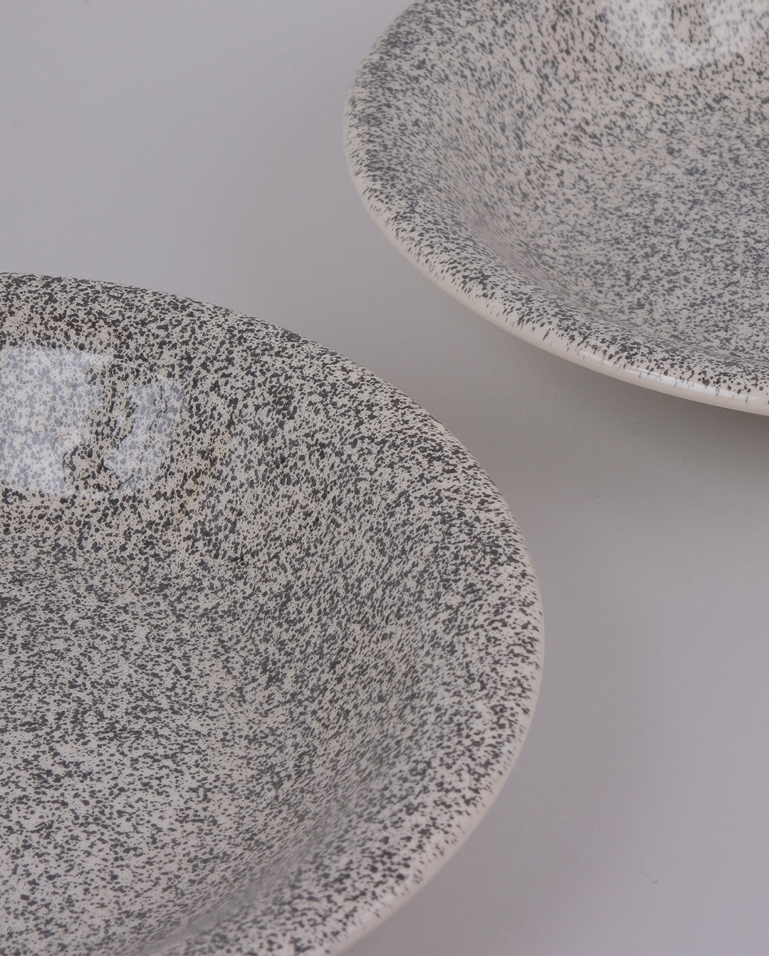 Assiettes creuses en faïence mouchetées x2, Italie, années 60