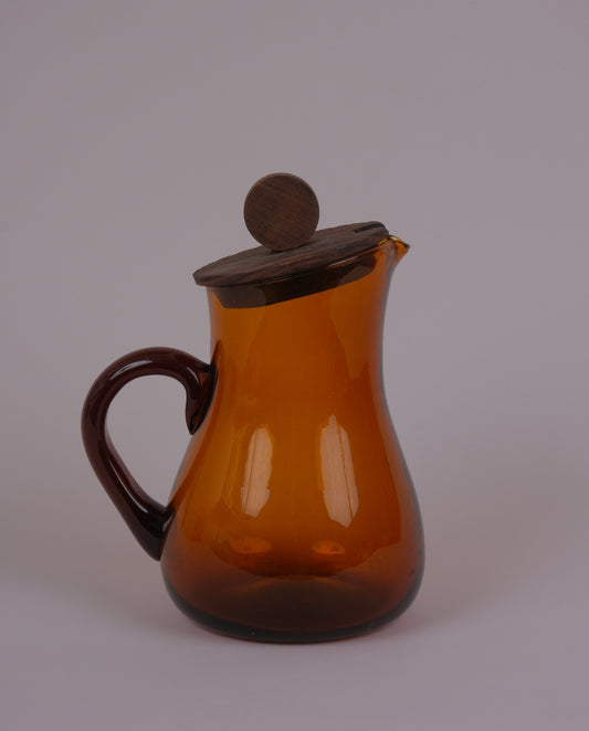 Carafe en verre ambré