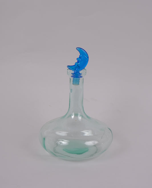 Carafe en verre moulé