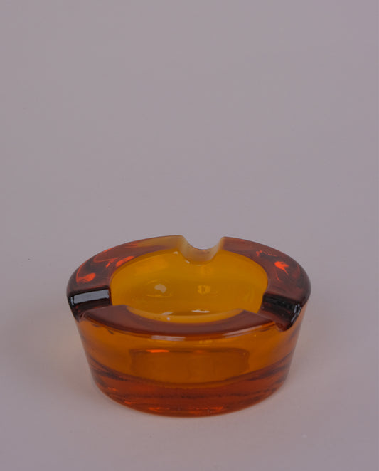Cendrier en verre ambré