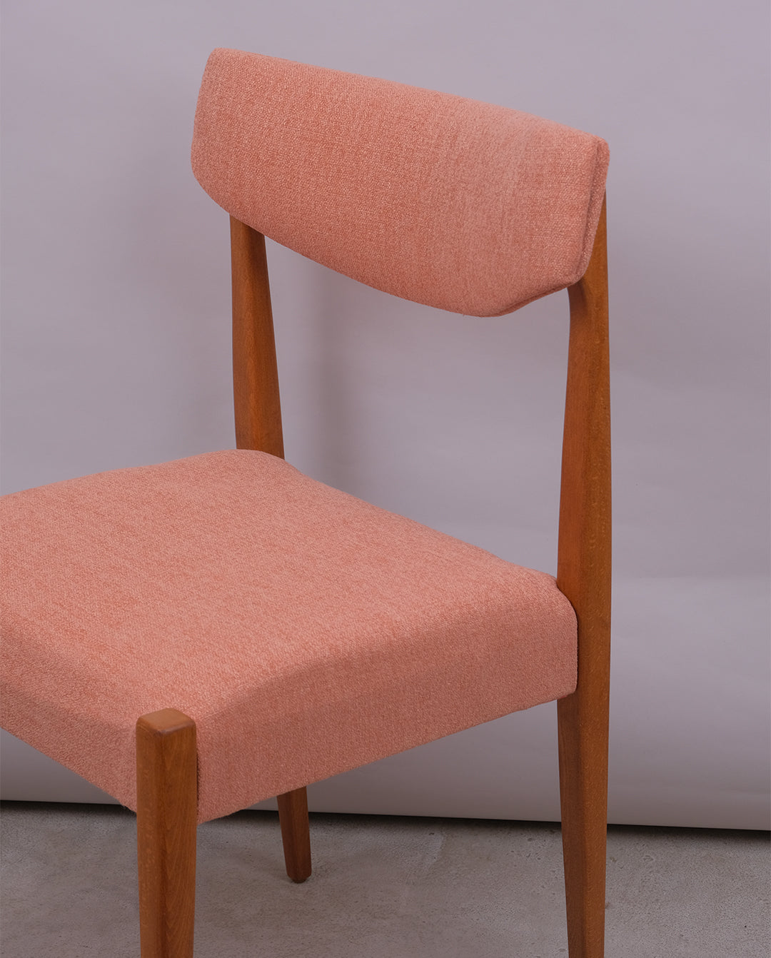 Chaise années 60 retapissée