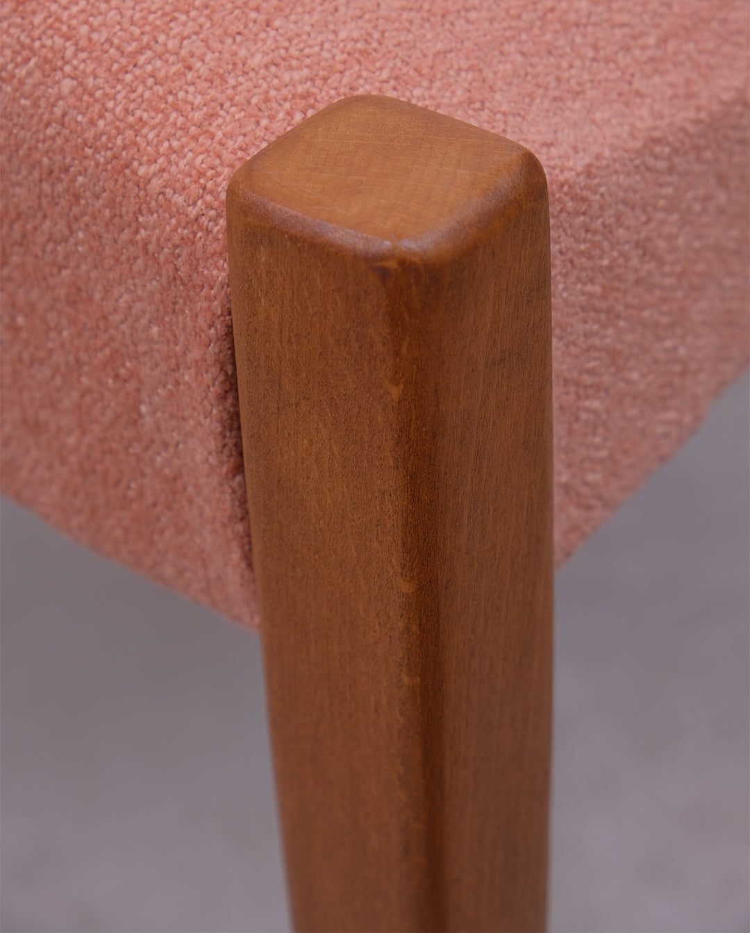 Chaise années 60 retapissée