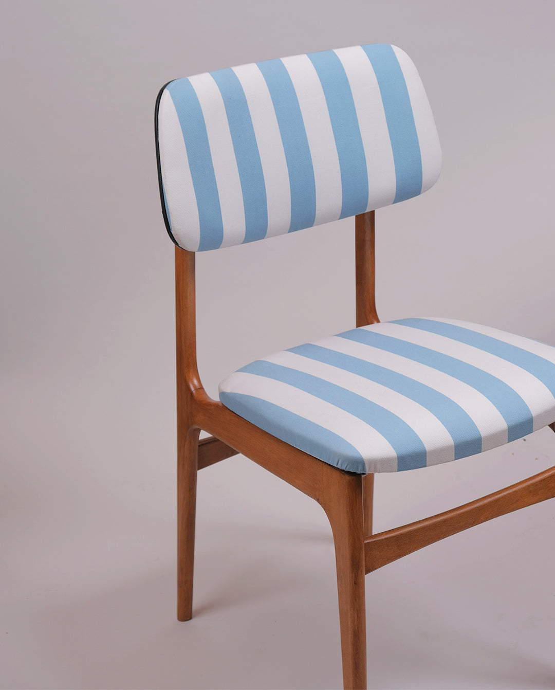 Chaise vintage retapissée années 60
