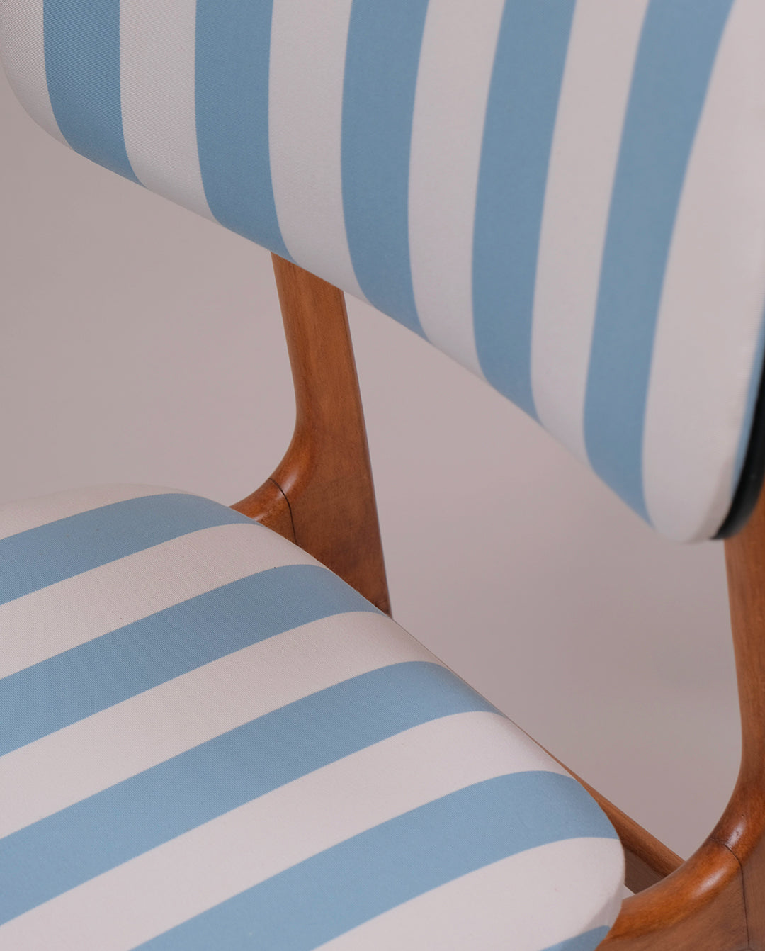 Chaise vintage retapissée années 60