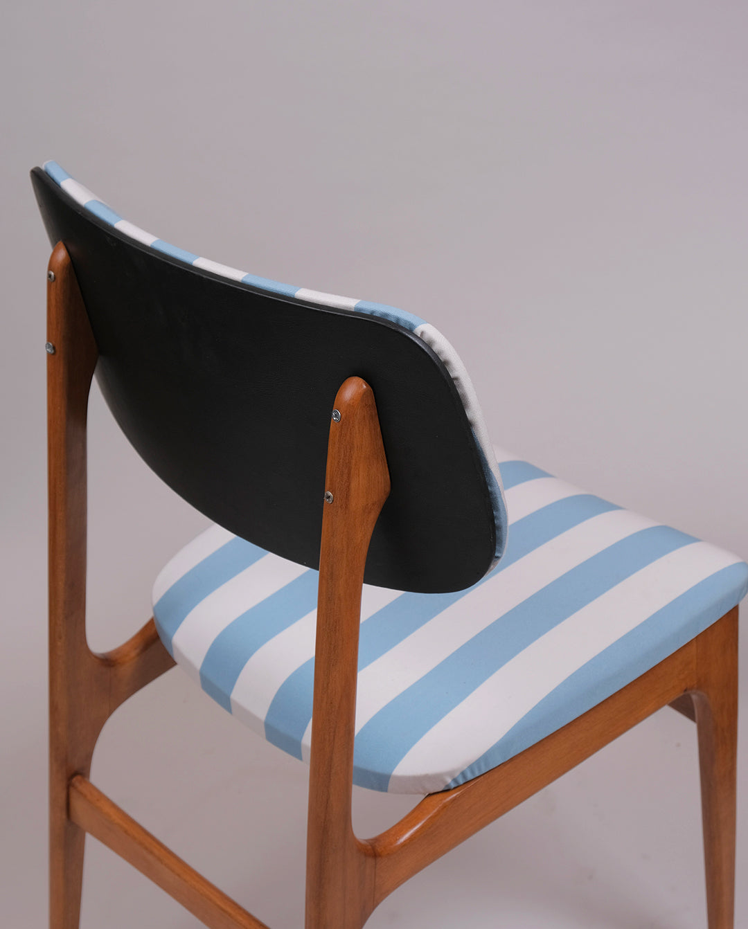Chaise vintage retapissée années 60