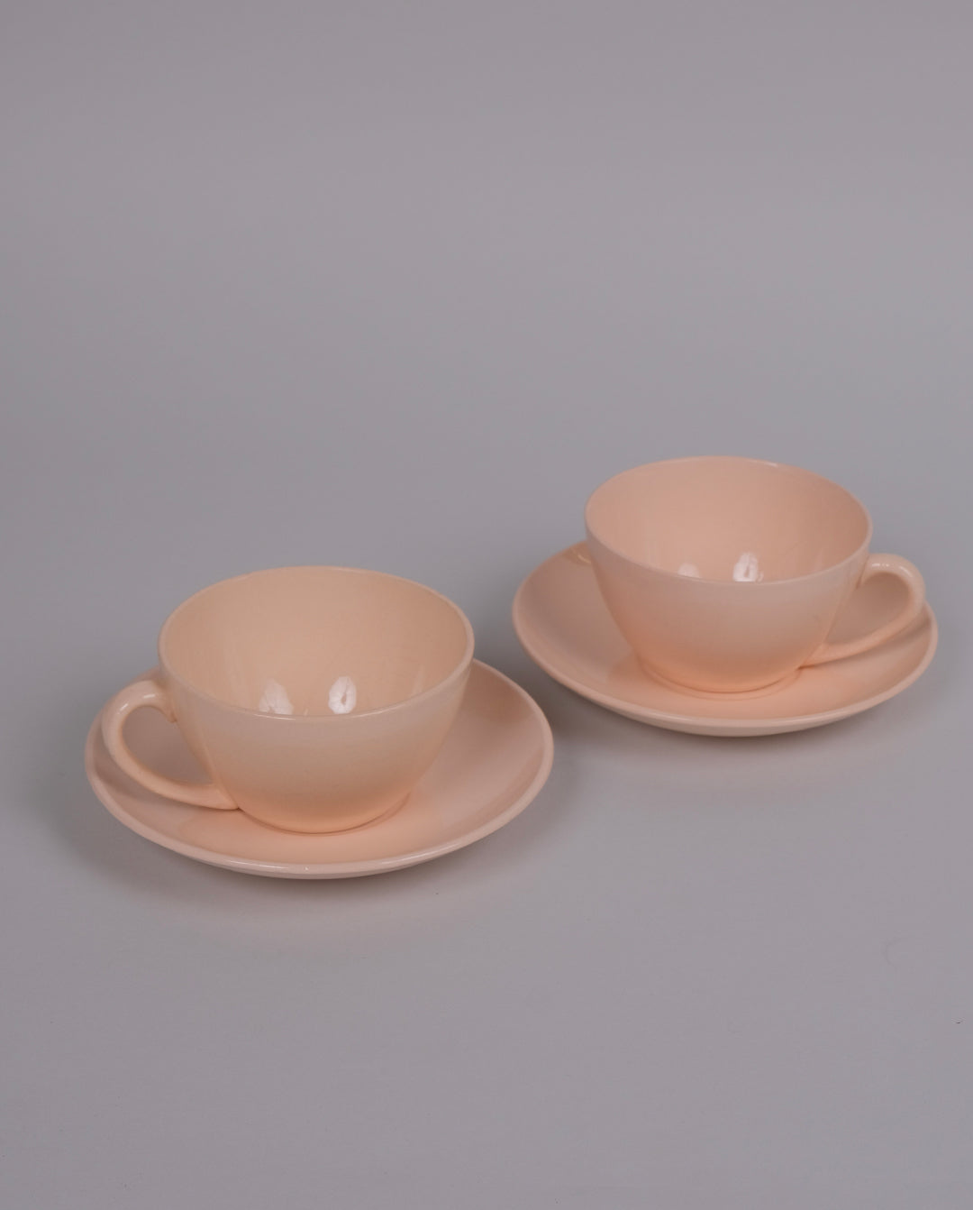 Tasses et soucoupes en porcelaine Digoin