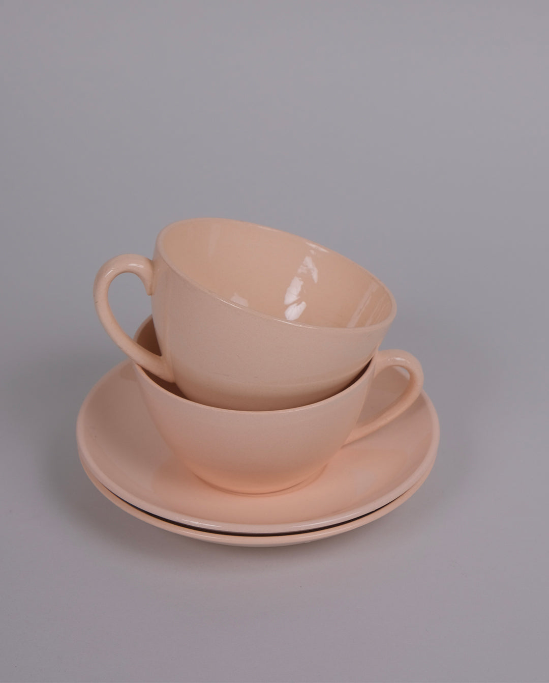 Tasses et soucoupes en porcelaine Digoin