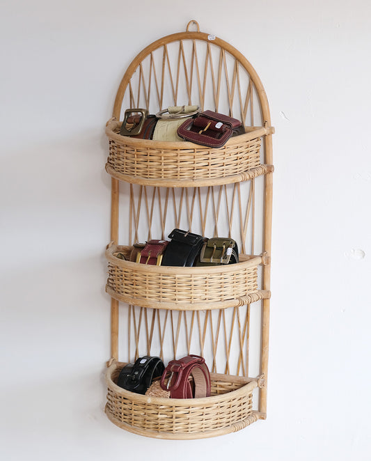 Étagère en osier, trois paniers muraux, vintage
