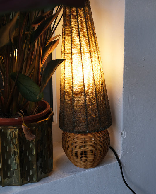 Lampe boule en osier, abat-jour en perles, vintage
