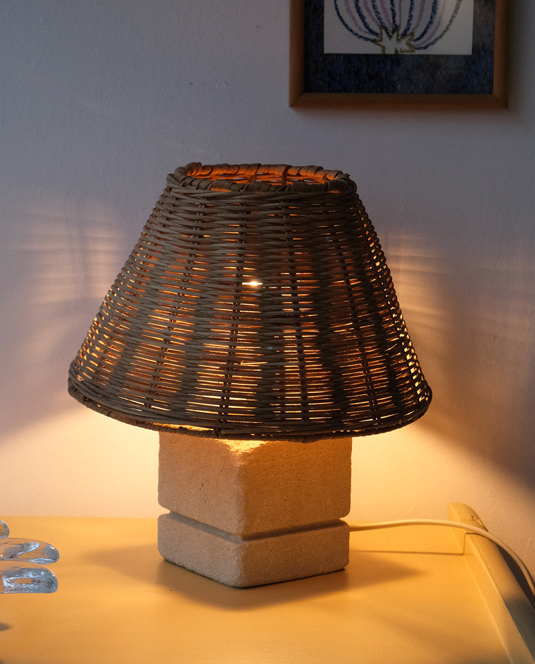 Lampe en pierre du Gard et osier