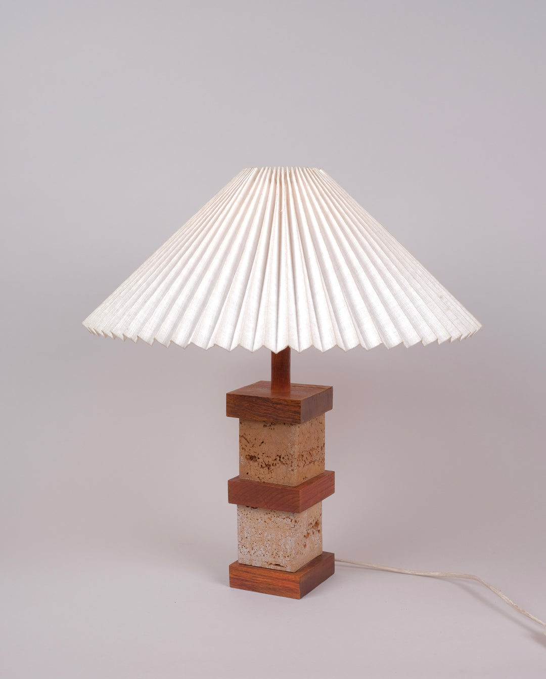 Lampe en pierre et bois