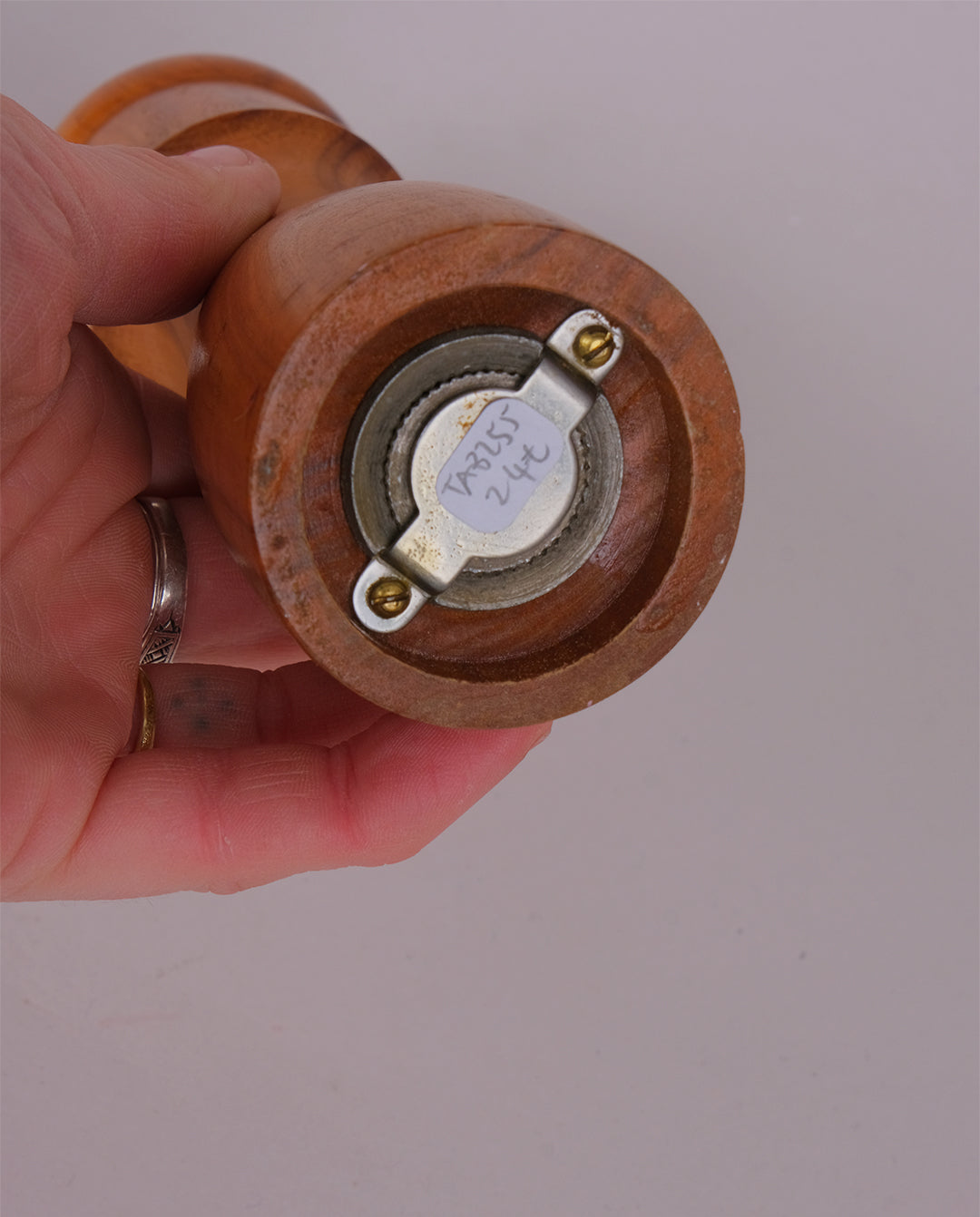 Moulin à poivre en olivier