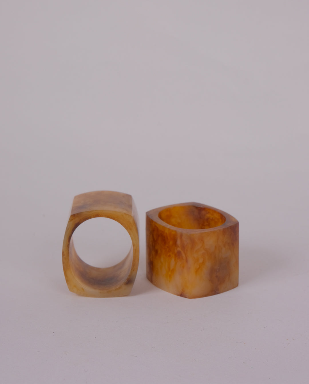 Ronds de serviette en bakélite x2