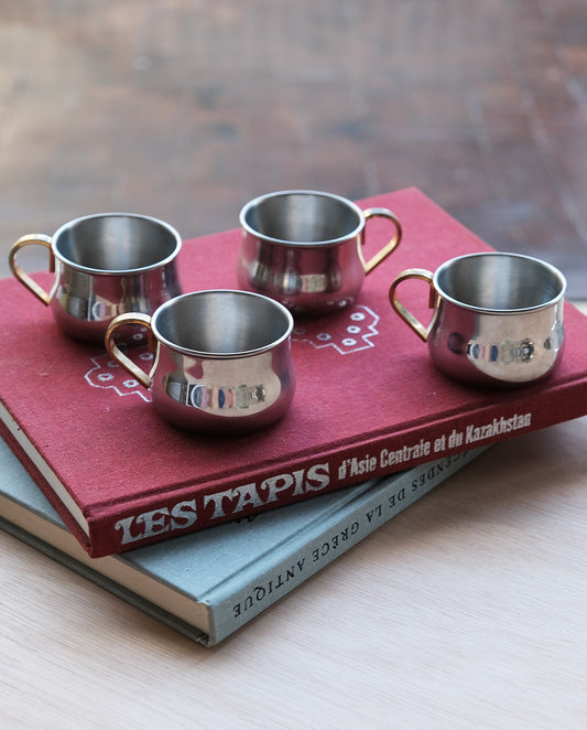 Tasses en inox x4, poignée dorée, fabrication italienne vintage