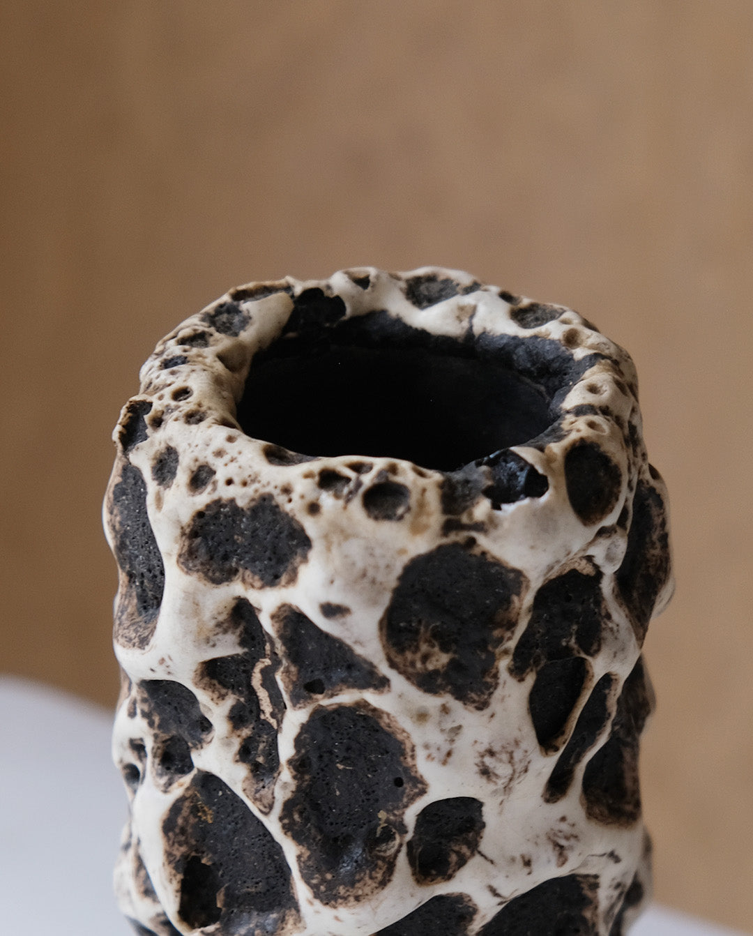 Vase ou pot en céramique Fat Lava
