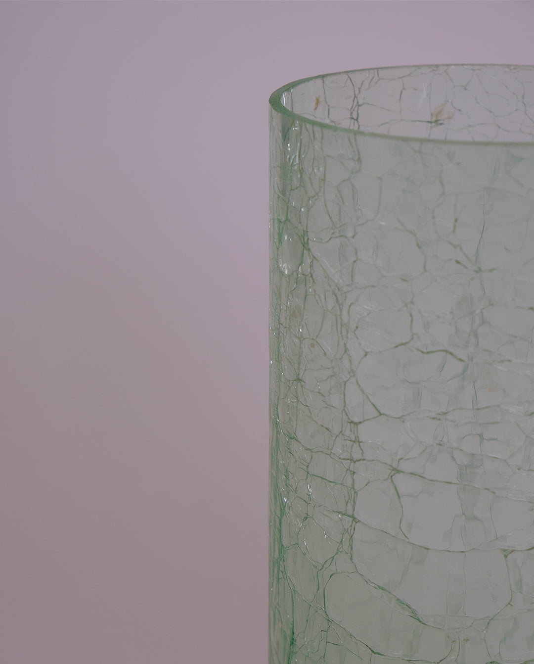 Vase en verre craquelé