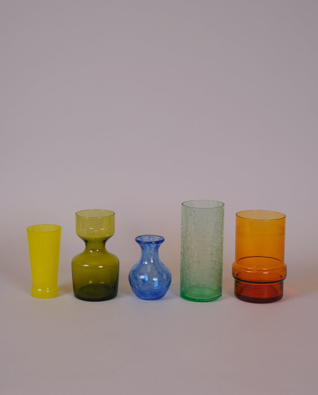 Vase en verre soufflé jaune vif